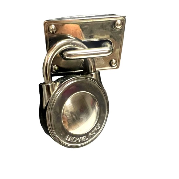 - Michael Kors Hamilton satchel with optional chain and leather strap lock/ key - Picture 13 of 16